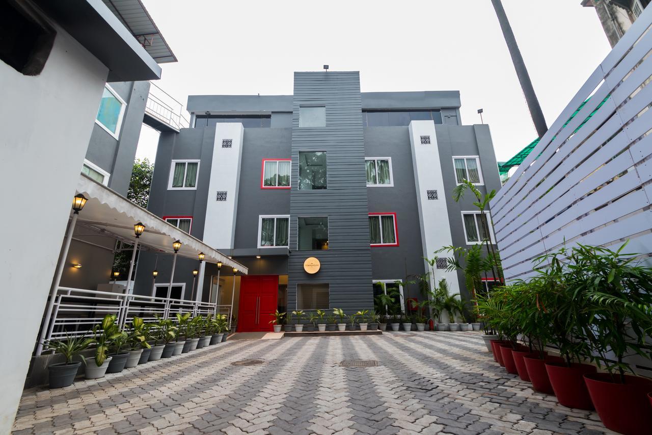 โอโย ทาวน์เฮาส์ 011 เอสพลานาด Hotel โกลกาตา ภายนอก รูปภาพ
