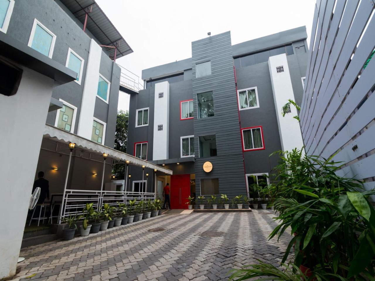 โอโย ทาวน์เฮาส์ 011 เอสพลานาด Hotel โกลกาตา ภายนอก รูปภาพ